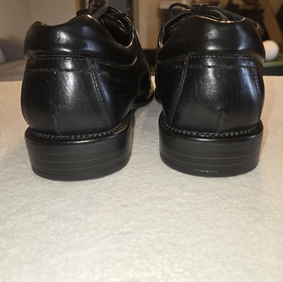 Robert David Men’s size 8.5M “Allen” leather laceup casual shoes. EUC - Picture 16 of 16